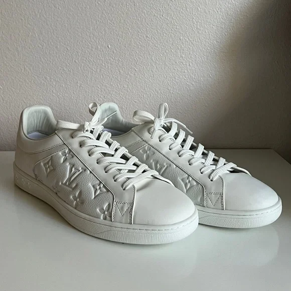 Louis Vuitton ホワイト ベルクロスニーカー Louis Vuitton | Shoes | Louis Vuitton Luxembourg Sneaker | Poshmark